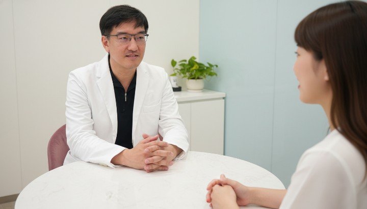 [SEGMENT]吳紹琥醫師解析PRP診所推薦的專業醫療環境與設備。[/SEGMENT] [SEGMENT]進行高濃度血小板離心時的PRP診所推薦安全操作流程。[/SEGMENT] [SEGMENT]選擇合格PRP診所推薦必須具備的無菌注射室與專業醫師。[/SEGMENT] [SEGMENT]患者在專業PRP診所推薦接受超音波導引注射示意圖。[/SEGMENT]