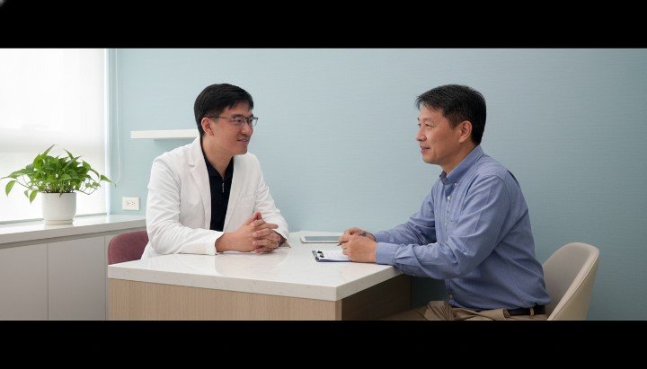 在專業診所醫師諮詢減肥針效果細節 使用專業體脂計監測減肥針效果表現 搭配高蛋白健康飲食提升減肥針效果 居家記錄體重變化觀察減肥針效果